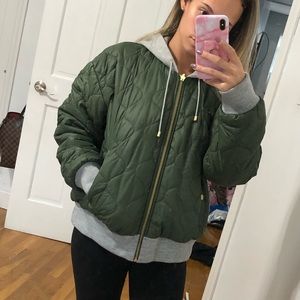Reversible bomber jacket
